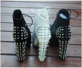 Sapato com Spikes Branco